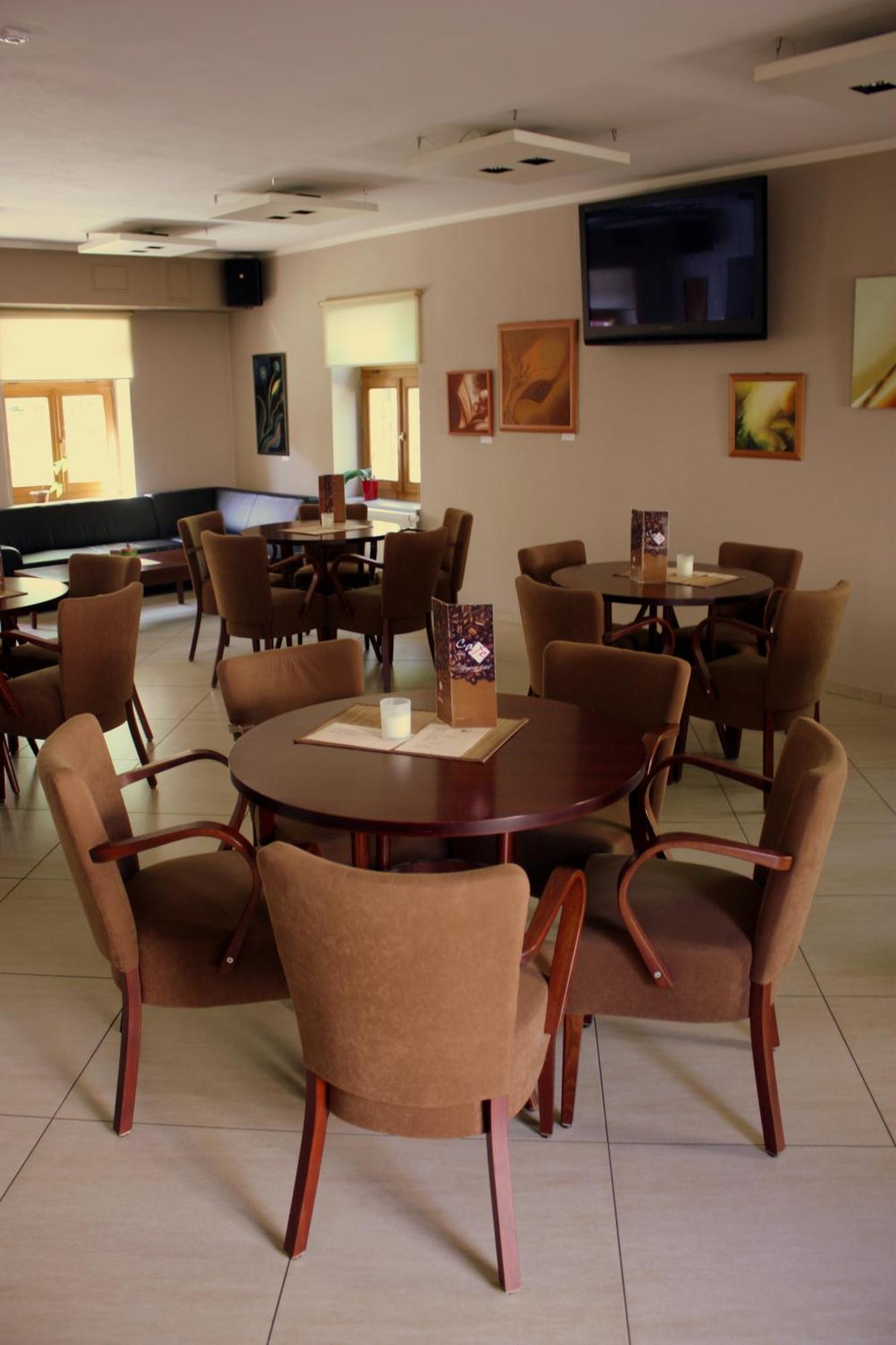 Penzion a CaféRestaurant U lávky Chrudim Exteriér fotografie